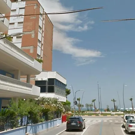 Daire Riccio Blu Pochi Passi Dal Mare Alba Adriatica