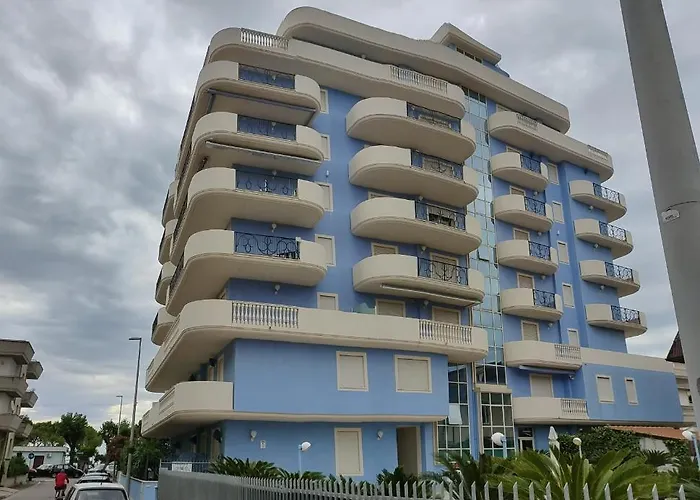 Riccio Blu Pochi Passi Dal Mare Alba Adriatica