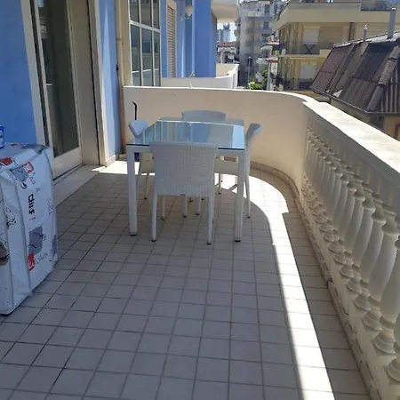 Riccio Blu Pochi Passi Dal Mare