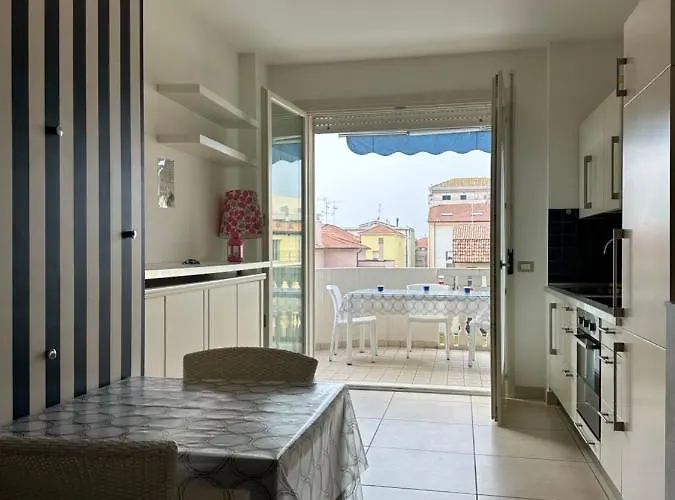 Riccio Blu Pochi Passi Dal Mare דירה אלבה אדריאטיקה